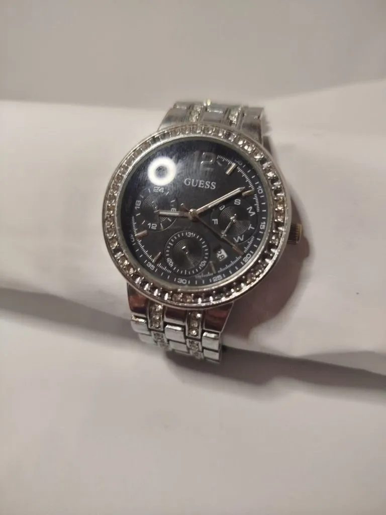 наручные часы guess и Casio forester