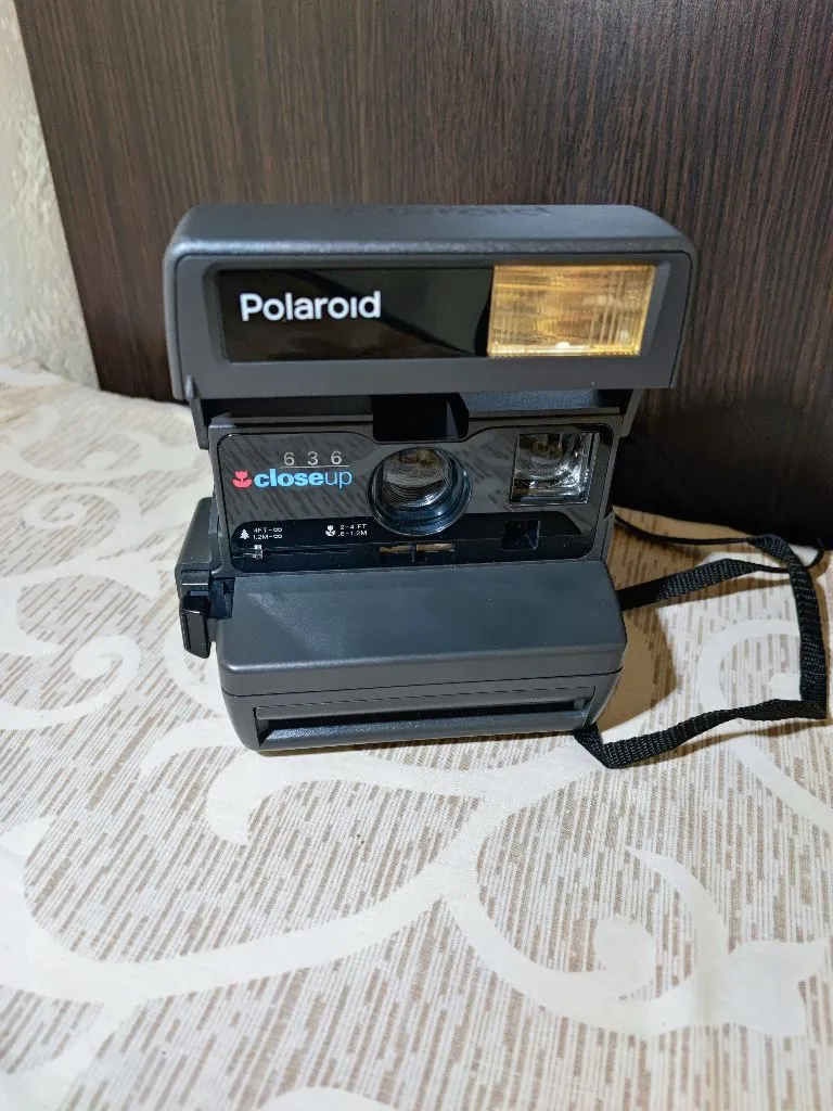 Polaroid 636 CloseUp (Made in UK)